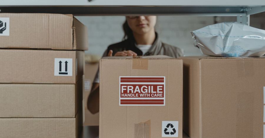 Preparazione ordini in un magazzino ecommerce